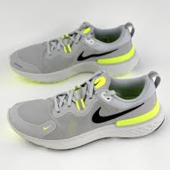 Nike size 10, grey colour with a touch of lemon green and black - Picture 5 of 7